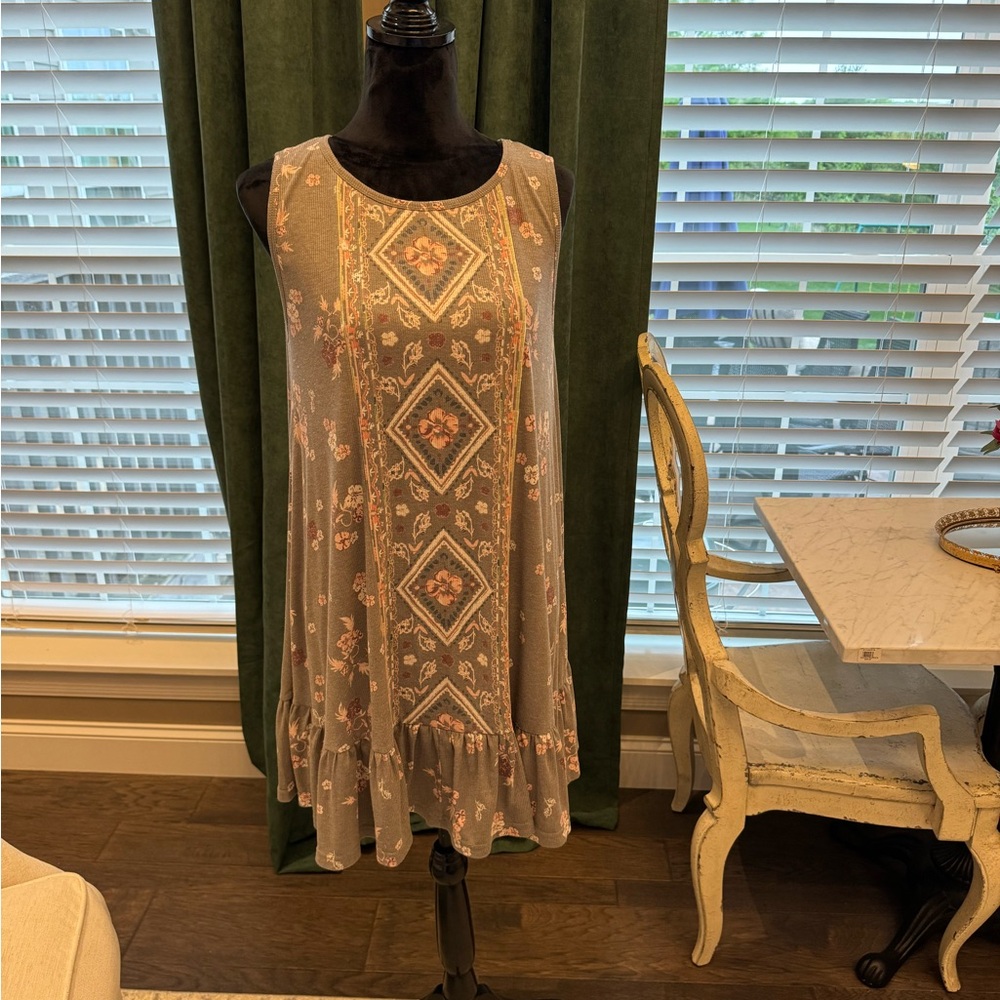 Easel dress